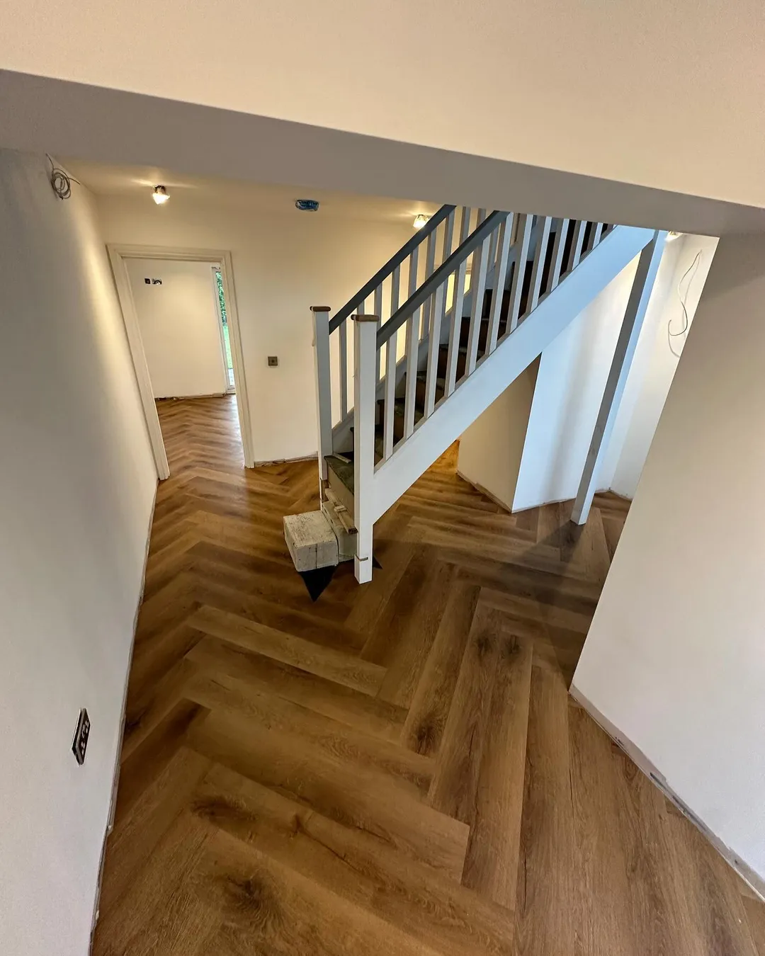 Кварцвиниловая плитка "Invictus" Royal Oak Mocca (406*102*2мм) — купить в Улан-Удэ