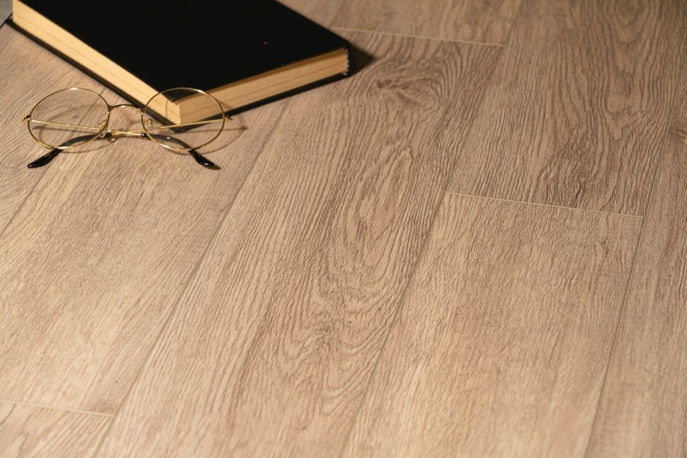 Виниловый ламинат "Bonkeel" Style Дуб Гарднер (1200*125*4 мм) — купить в Улан-Удэ